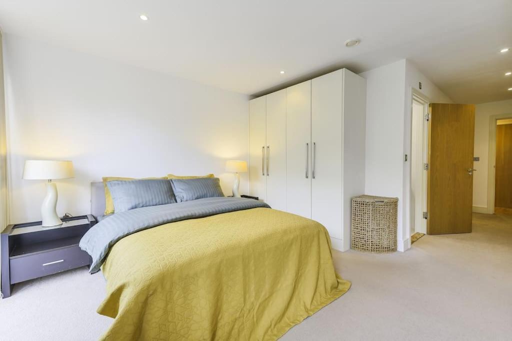 Apartament Luxurious 2-bedroom Londra