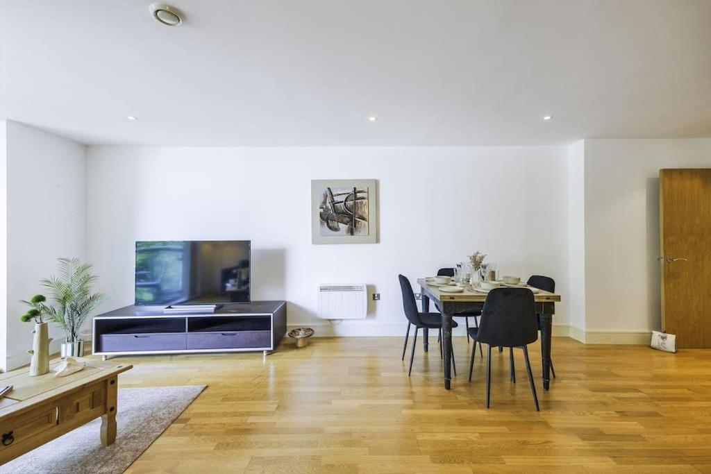 Luxurious 2-bedroom Apartament Londra
