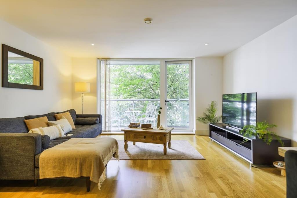 Apartament Luxurious 2-bedroom Londra